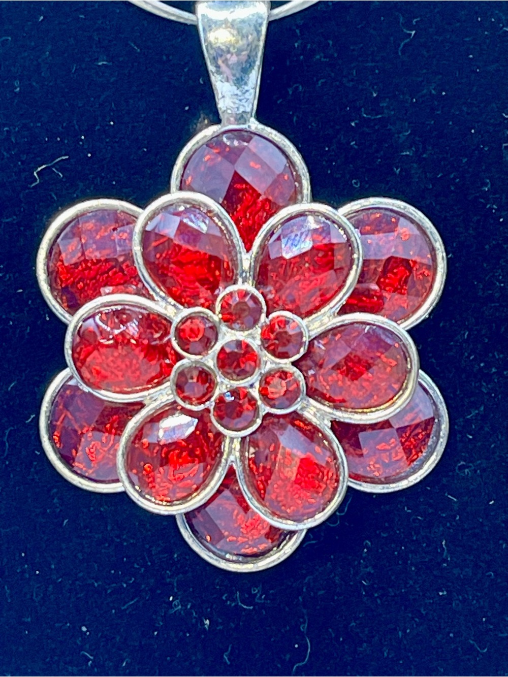 Red Flower Pendant Necklace & Earrings Set - Women Jewelry - Picture 3 of 9